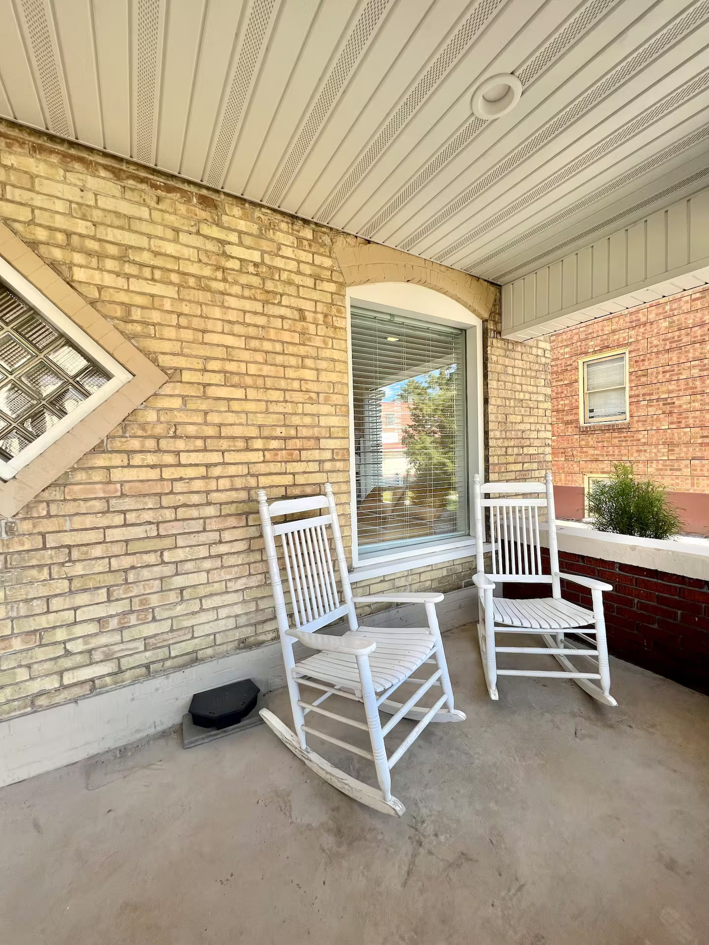 Porch 1